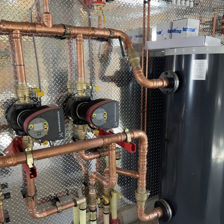 Buffer tank and pumps